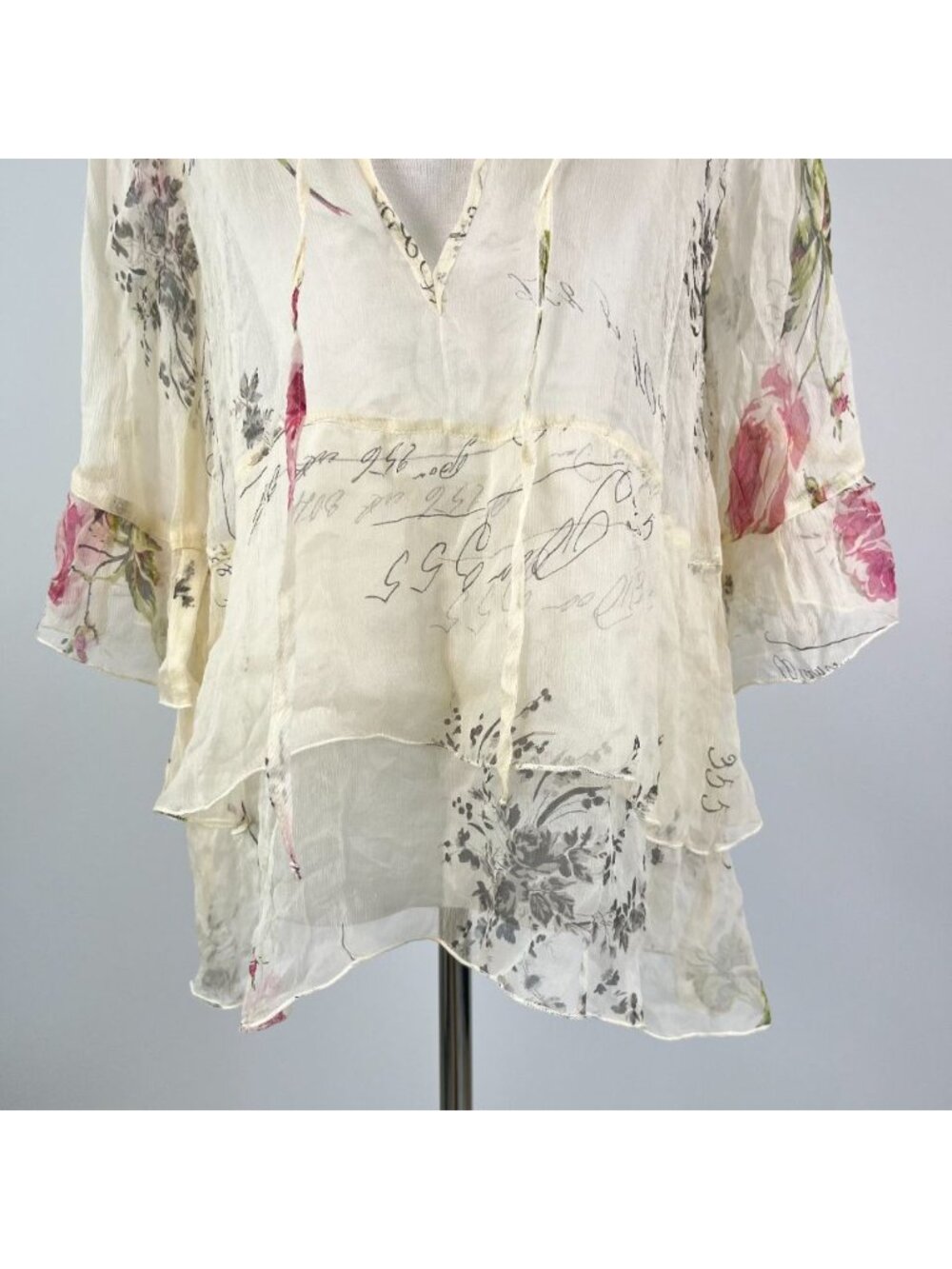 NWOT Johnny Was Silk Floral V-Neck Tiered Blouse Cream Size S - Picture 4 of 12
